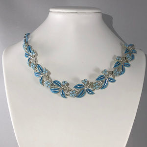 Vintage Coro Pegasus Blue Flower 16 inch Necklace